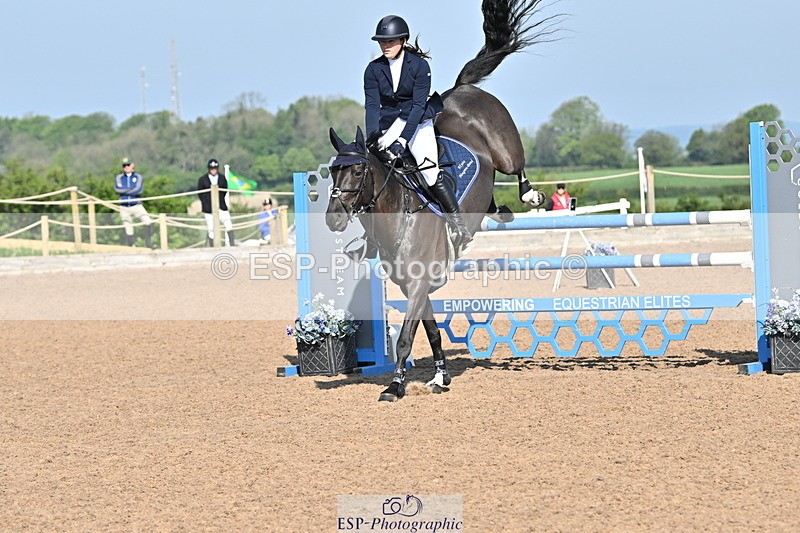 240509A-091102-00467 - Cls 8 Foxhunter