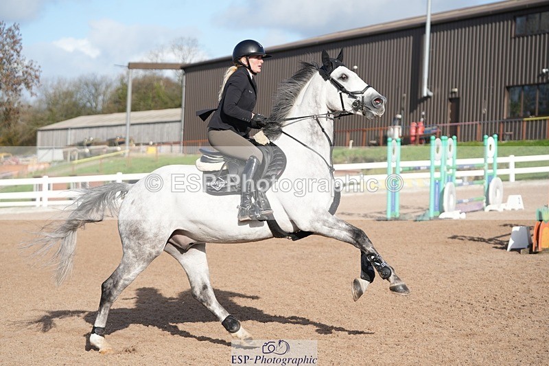 251108-125548-02602 - Cls 13 Foxhunter and 1.20m Open