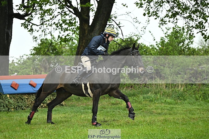 250418-102709-01434 - 051-Alex.Jupp-CARRY.ON.REGARDLESS