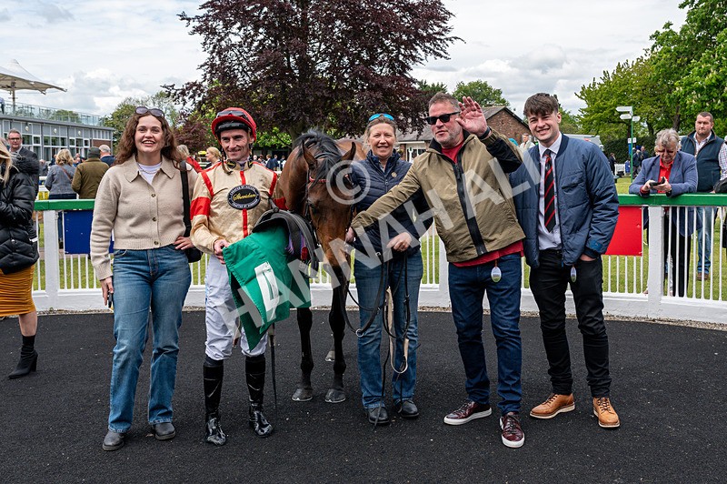 160526-Race 4-Right And Exact-3559 - Race 4 3.37pm Sky Bet For The Fans Handicap