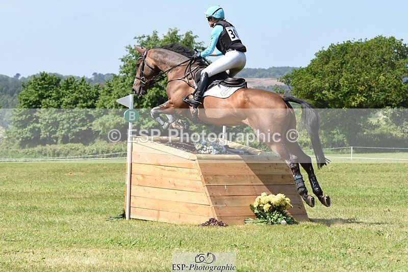 230527-111840-08828 - 305-BARRINGTON_57-Izzy_Taylor-XC