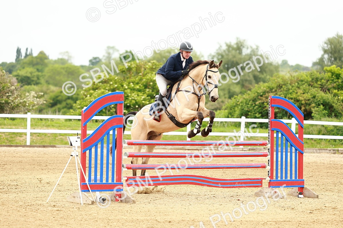 SBM_001021_Class 4 - Senior Newcomers - 110m - Customer Cart - Anthony