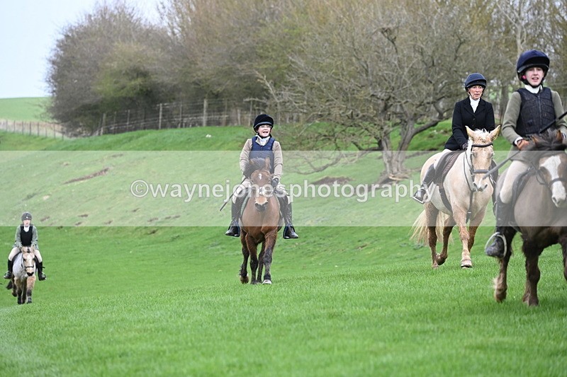 WJ6_9345 - Line Three