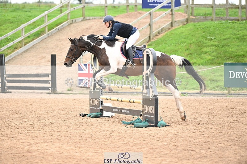 240908A-125917-03847 - Cls 15 U21 Intro 90cm-1.00m  Team Comp