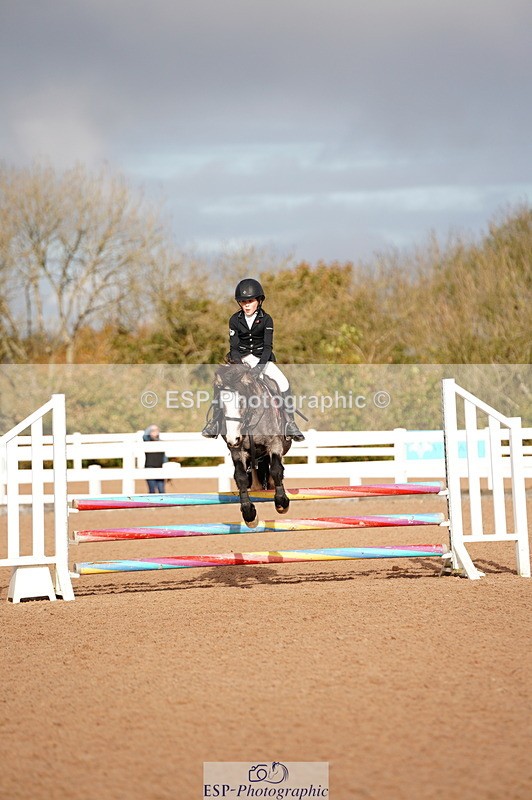 241027A-102204-02077 - SUN Cls 4 Pony British Novice and 80cm