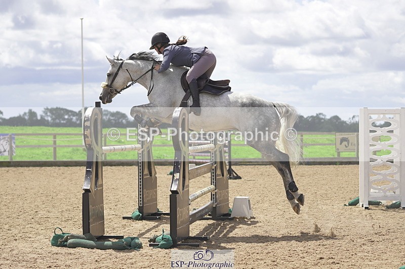 230806A-130908-02144 - Cls 14 Snr Foxhunter & 1.20m Open