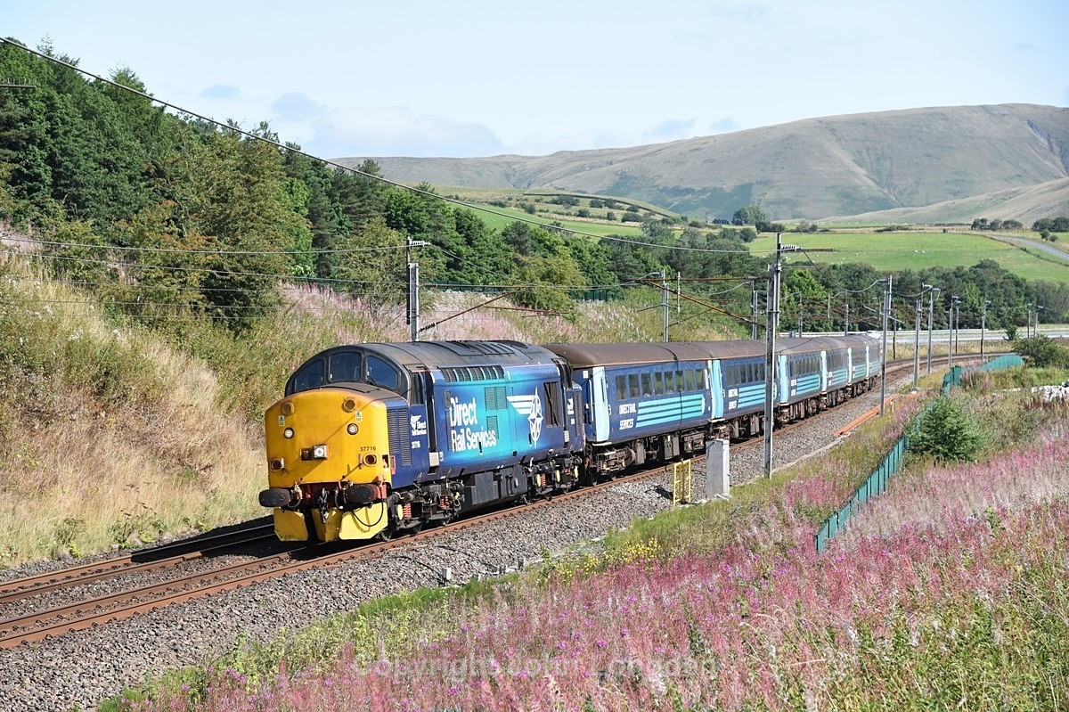 JL - 26.8.21 37716 5V22 Motherwell - Cardiff Canton, Beckfoot - West Coast Main Line (north to south)