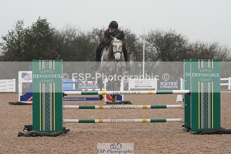 251207-120849-01978 - Cls 20 Snr Newcomers and 1.10m