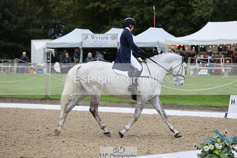 241024-110545-01733 - 135-Maddison.Peries-CHAMPAGNE.SILVER.NOVA