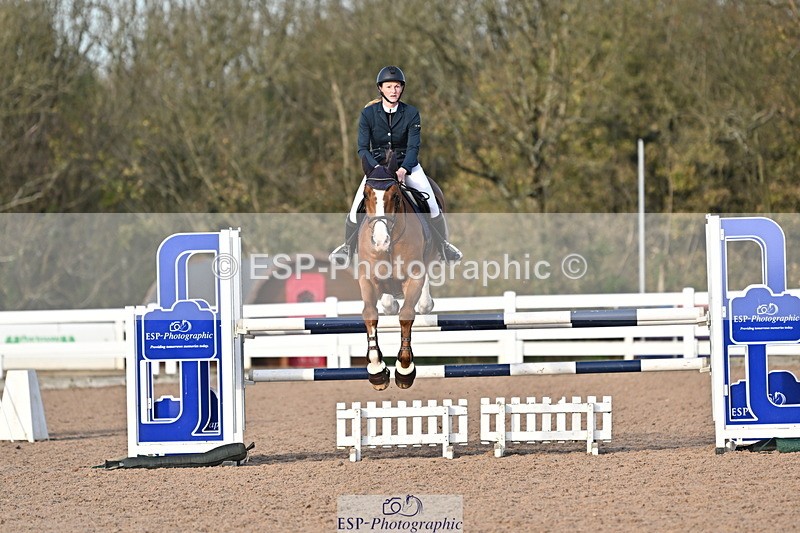 241113A-142154-00863 - Cls 05A&B Snr Fox & 1.20m Open