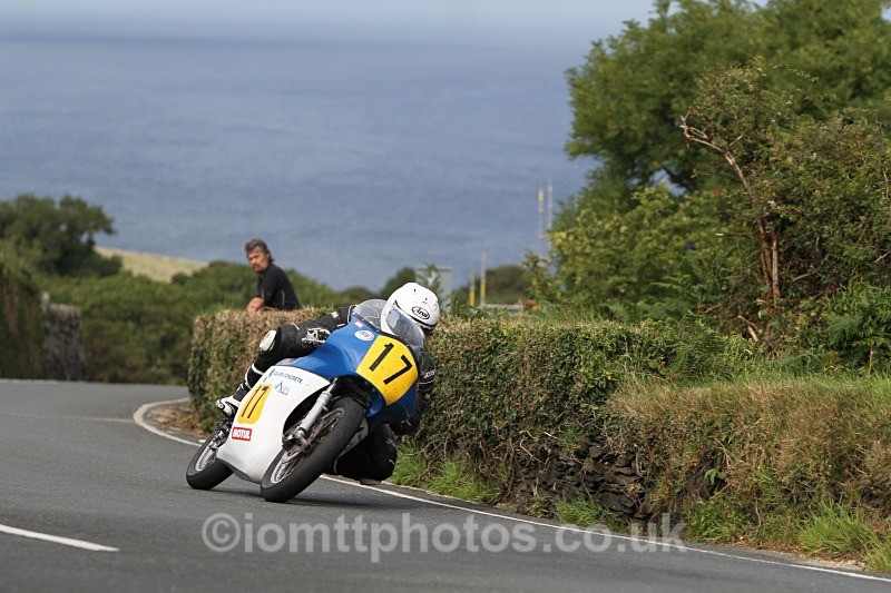FOM_9619 - Bennetts 500cc Classic TT Race