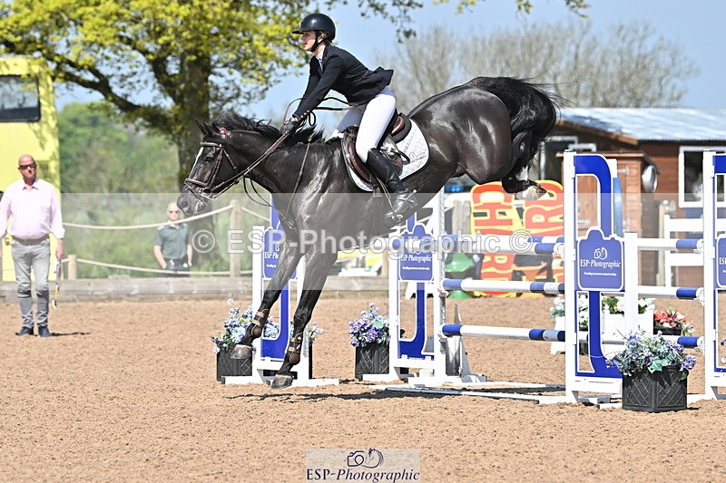 240509A-114000-01257 - Cls 9 Snr 1.20m Open