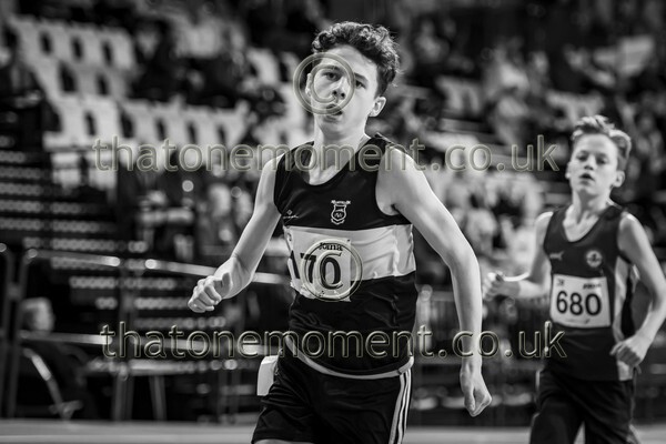 AgeInd25SAT-910445 - Track Male