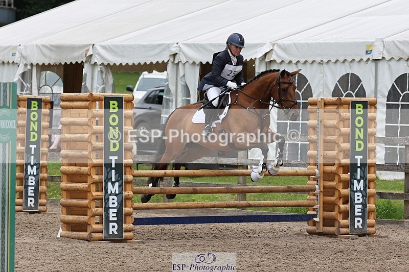 240803-105538-02072 - 025-Trilby_Crewes-WATERNISH_BRIDLE_LANE