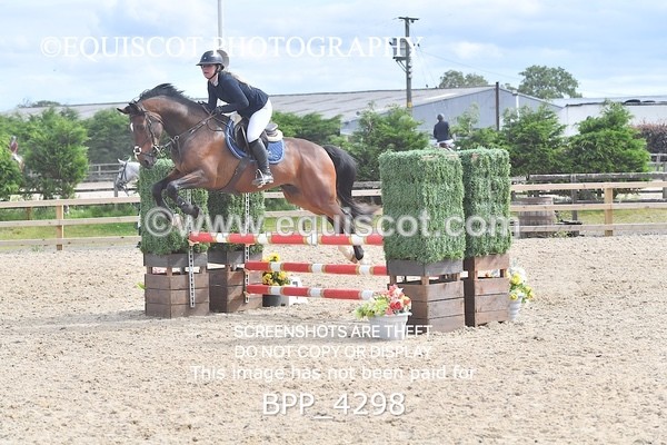 BPP_4298 - CLASS 12 SUN Senior British Novice/ 90cm Open