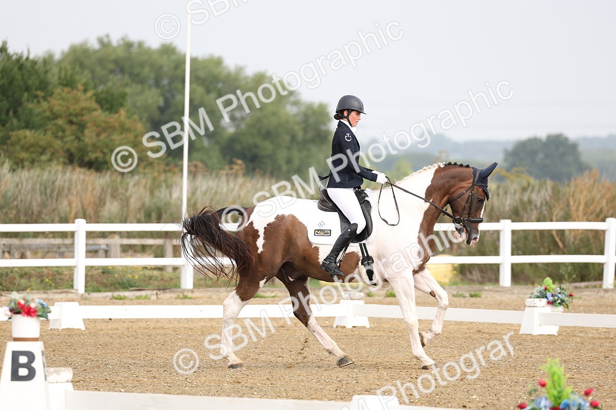 SBM_005457 - Class 6 - Novice 6 - 9.30-10.12