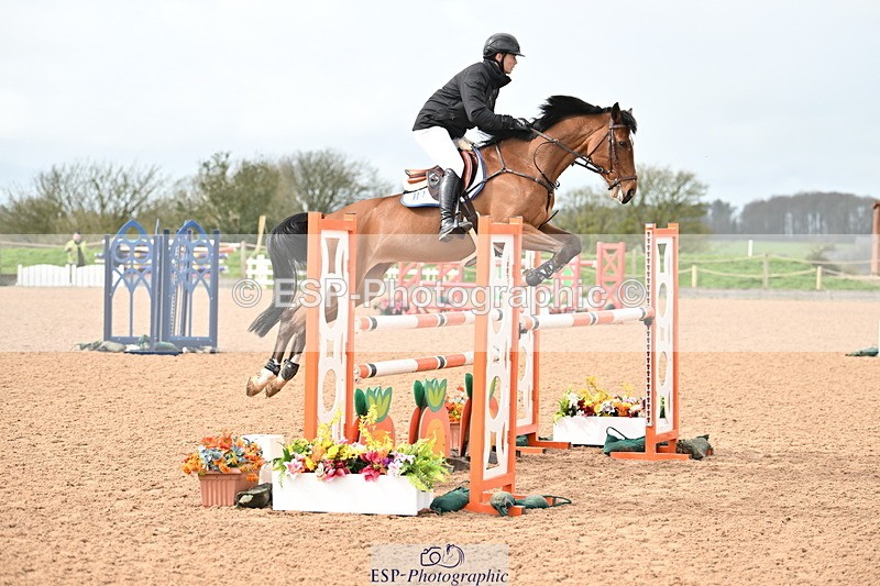 240315A-121947-00881 - Cls 3 Snr Foxhunter