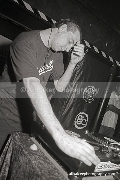 13 - Friends-&-Family @ the-roadhouse 02.10.04