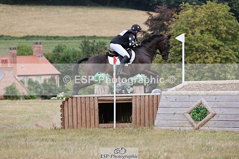 250802A-153801-06799 - F-284-Roxi.Foster-SKYES.ARCOS