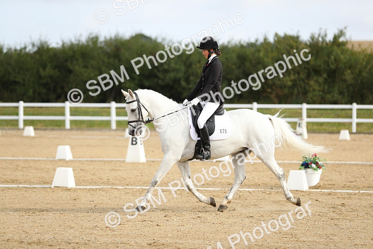 SBM_015506 - Class 13 - Novice 23 - 9.54-11.04