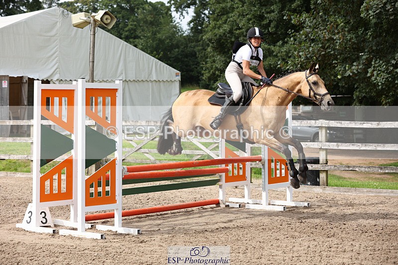 240804-152022-16415 - 619-Fiona_Lewis-BALLYANNY_BUTTONS