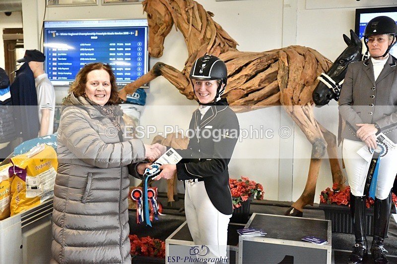 250215-153730-04487 - Medium Gold Presentations