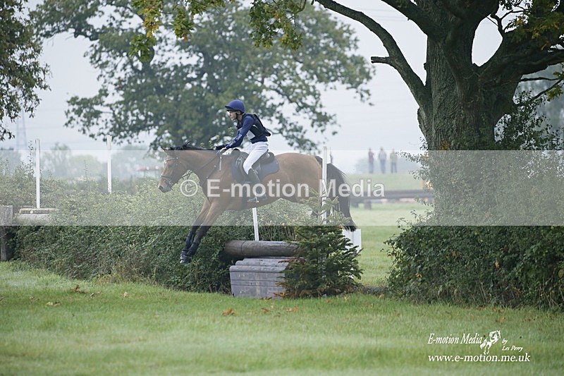 WWHT 171021 0002 - Novice Restricted (0.80m)  17/10/21