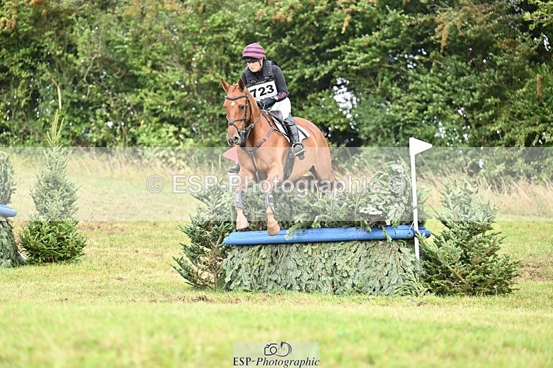 250831-154043-12216 - O-723-Lizzie.Luxton