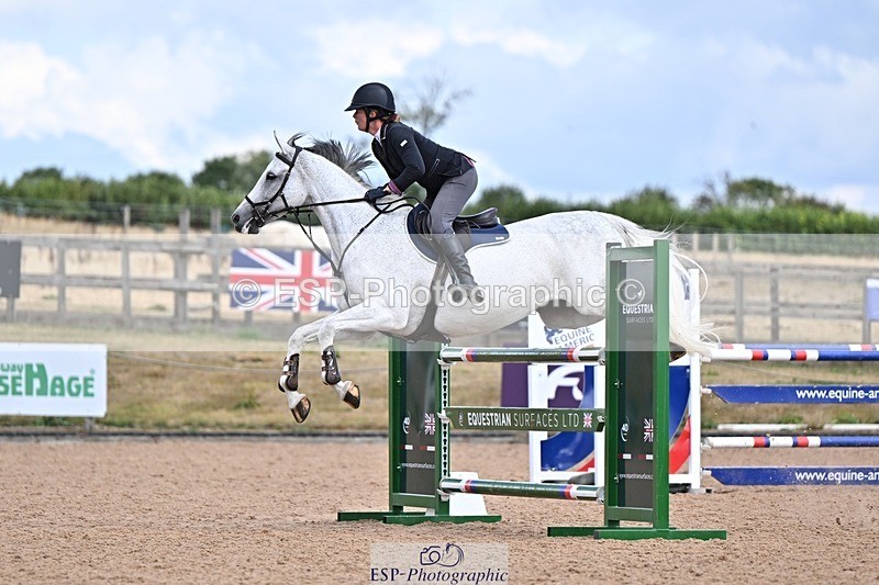 260819-143931-01172 - Cls 6 Foxhunter and 1.20m
