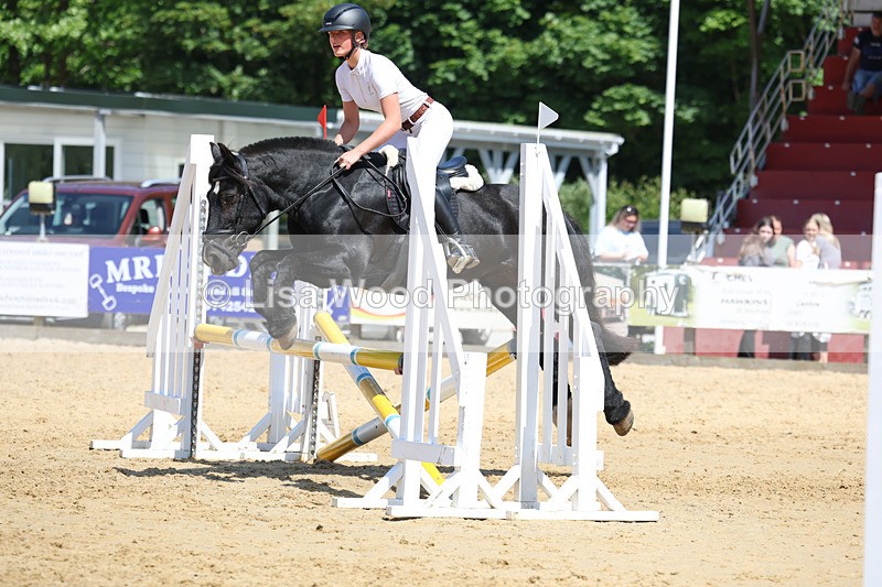 3E7A9656 - Class 8: Senior 80cm