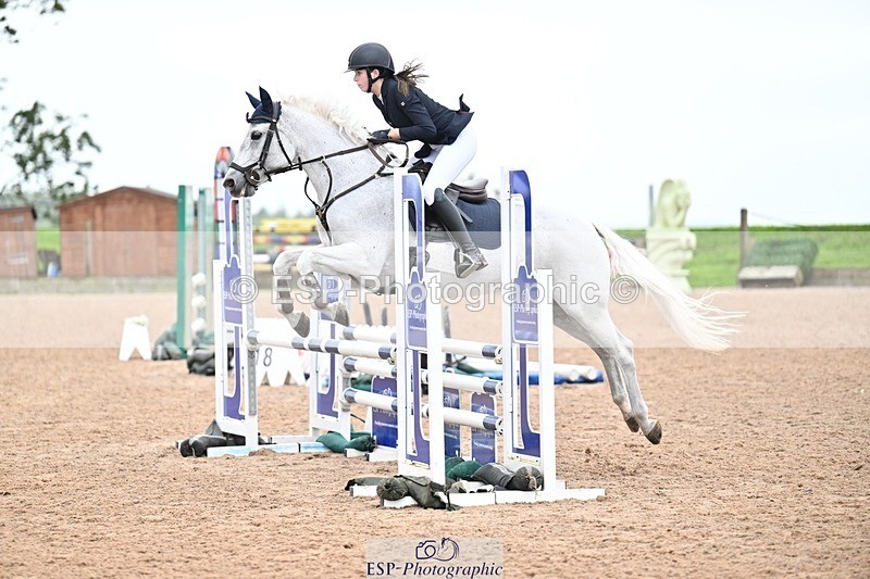 250920-155449-01817 - Cls 21 Pony Intro 80cm Derby