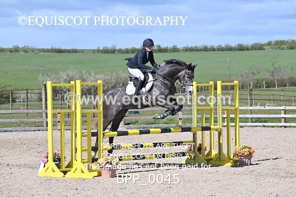 BPP_0045 - CLASS 19 SUN Senior British Novice/ 90cm Open
