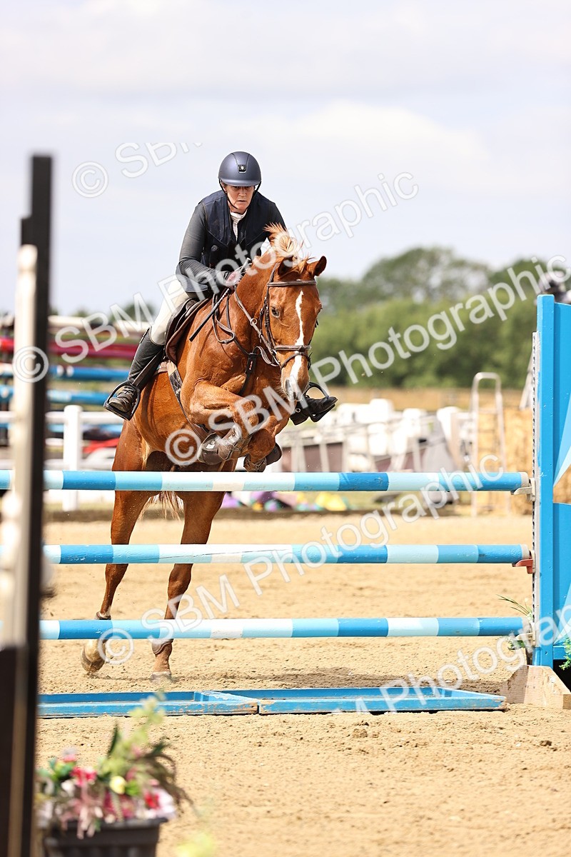 SBM_009595 - Class 8 - Senior Newcomers - 1.10  Open