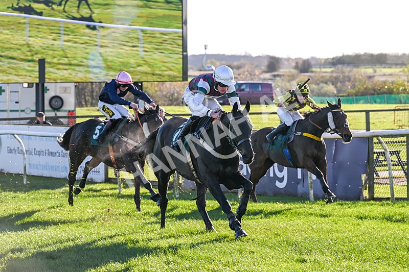 211125-Race 1-I See The Sea-6718 - Race 1