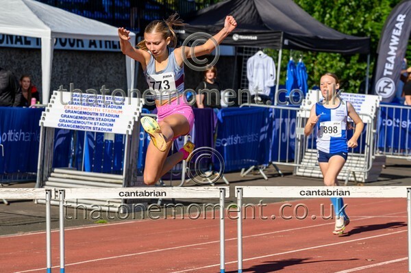 Age26 SUN-918095 - Track Female Set One