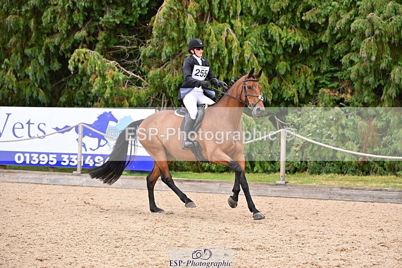 250802A-153759-06370 - F-255-Helen.Buckland-ZIA'S.ZAVITAS