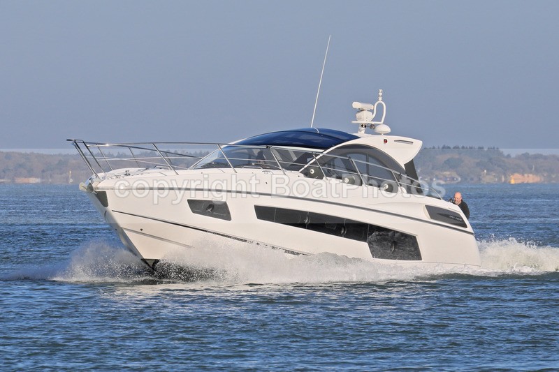 171106 CHALLENGER LIGHTNING - SUNSEEKER SAN REMO 1Y3A4508 - Motorboats - Hardtop