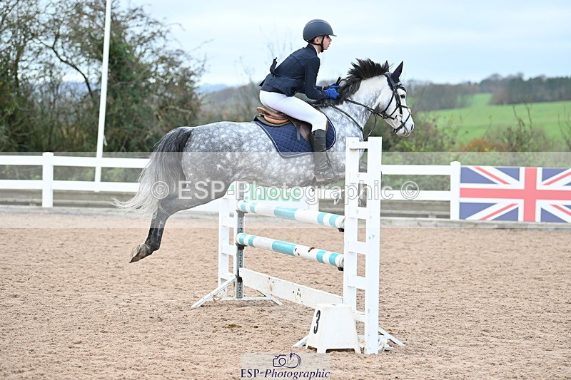 231119A-113055-05425 - Sun Cls 5 Newcomers & 1m Open