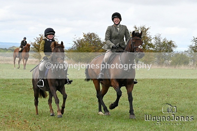 WJ7_1027 - Berks & Bucks Hound Exercise Blewbury 13-09-26