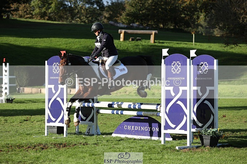 231022-152508-29772 - 408-BANKSY.III-Tina.Wallace-TrotUp+SJ