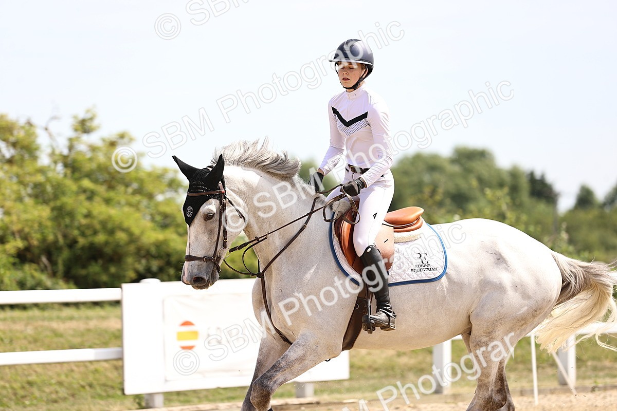 SBM_000707 - Class 15 - Redpost Equestian Senior Foxhunter - 1.20m