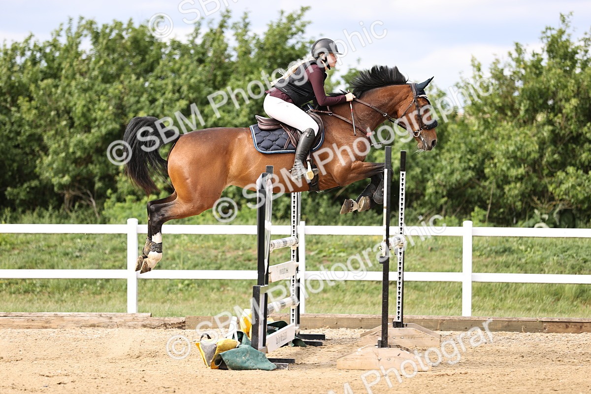 SBM_003811 - Class 13 - Senior Foxhunter - 1.20m