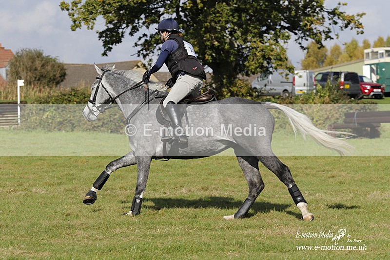  WWHT 171021 3340 - Intermediate (0.90m)  17/10/21