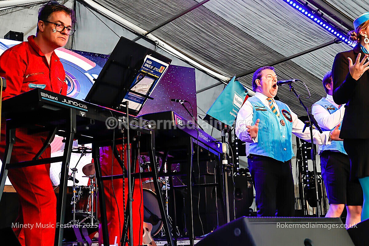 SATURDAY-21 - MINETY 2025