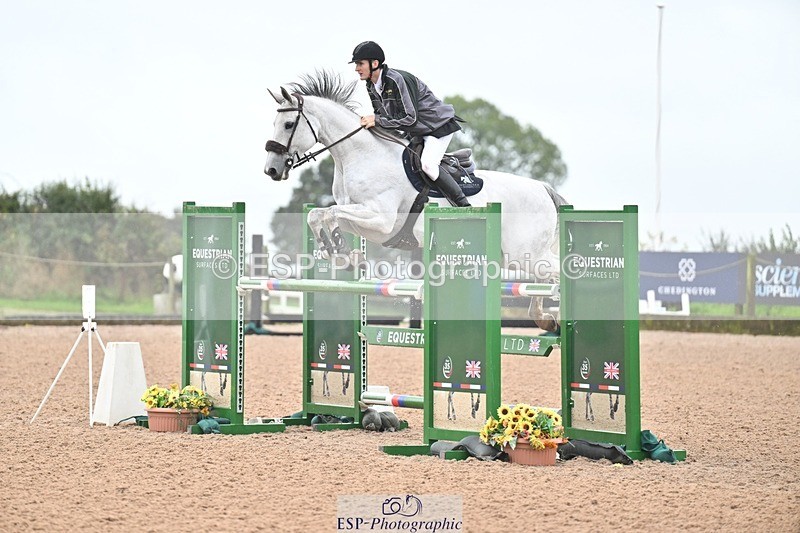 251003-131053-01046 - Cls 3 Foxhunter and 1.20m