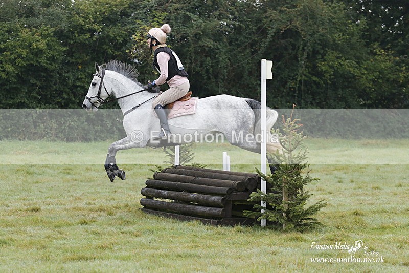 WWHT 171021 0533 - Novice Restricted (0.80m)  17/10/21