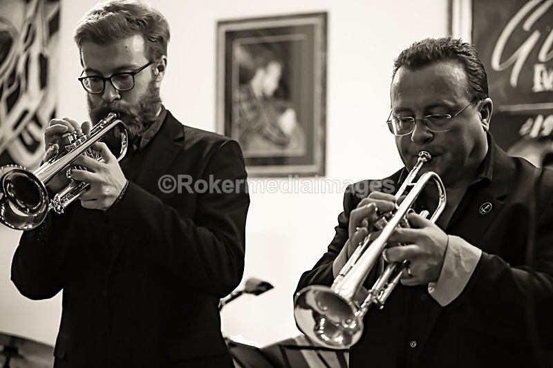  - TOM & SIMON GARDNER PLAY BROTHERS CANDOLI