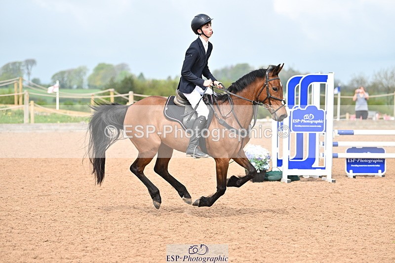 240506A-110039-08361 - Cls 3  Pony Discovery & 90cm Open