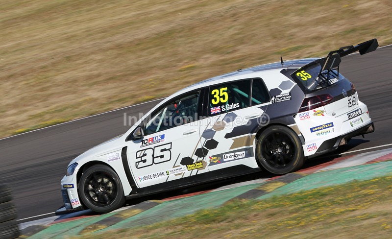  - TCR UK @ Castle Combe