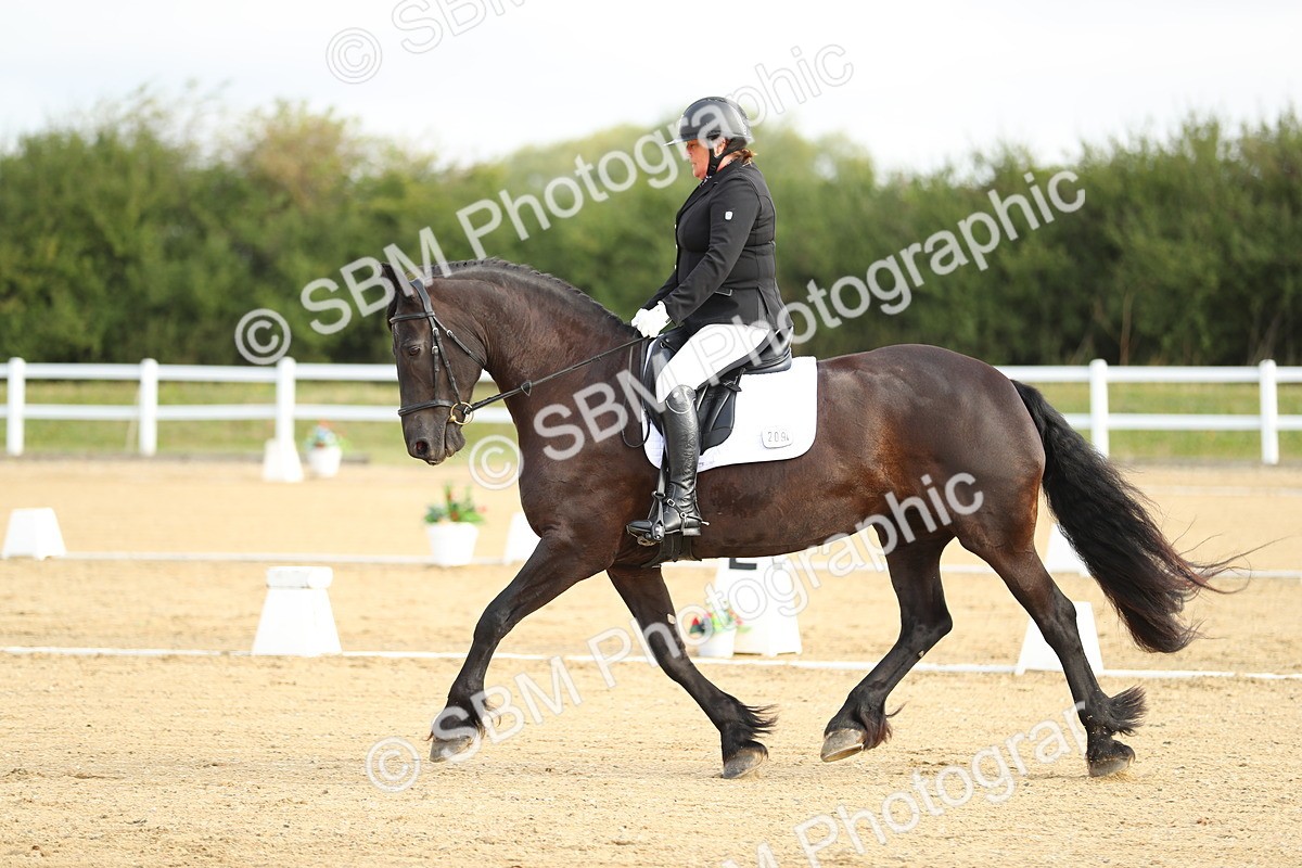 SBM_015037 - Class 13 - Novice 23 - 8,30-9.33